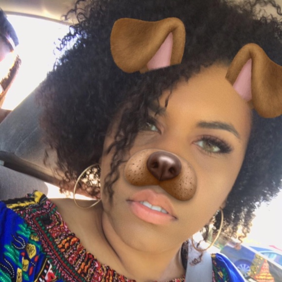 Profile Picture of Kendra Kitchen (@keleesekitchen) on Poshmark