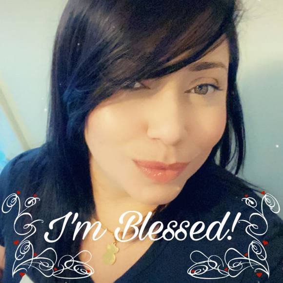 Profile Picture of Yesenia Ayala (@anydiay) on Poshmark