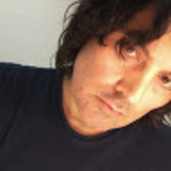 Profile Picture of Eric Alan (@eric_alan) on Poshmark