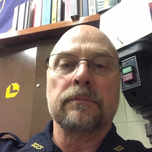 Profile Picture of Jeffrejeffrey Hoglen (@jthoglen) on Poshmark