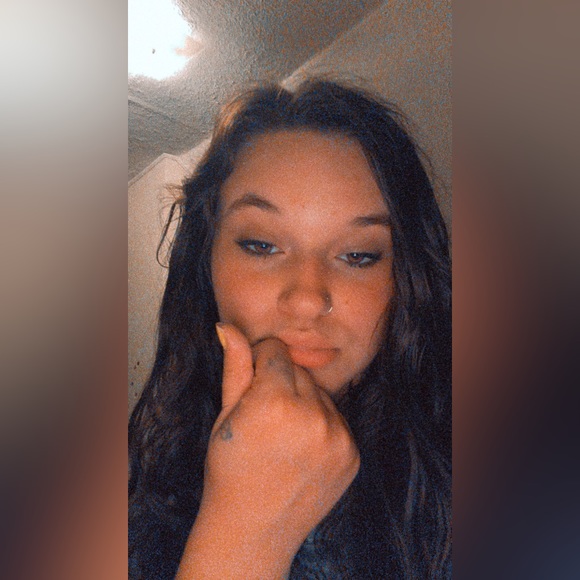 Profile Picture of Lenae Roskey (@lroskey362) on Poshmark