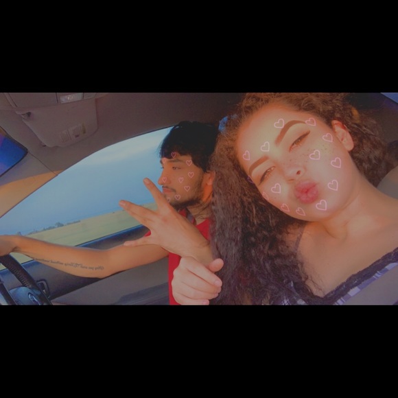 Profile Picture of Gia Carriaga (@carriaga_g) on Poshmark