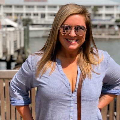 Profile Picture of Laura Vaughn (@LalaVaughn75) on Twitter