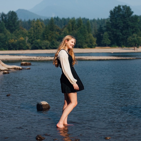 Michelle Melgard - Poshmark Profile Picture of Michelle Melgard (@michellemelgard) on Poshmark