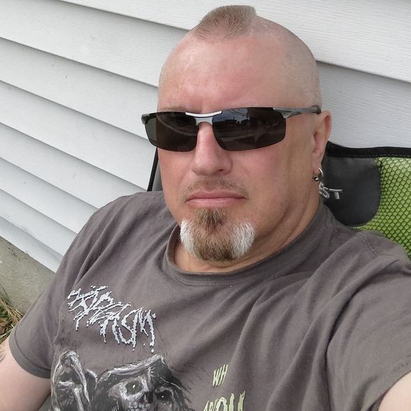 Profile Picture of Scott Wesley (@wezlydog) on Poshmark