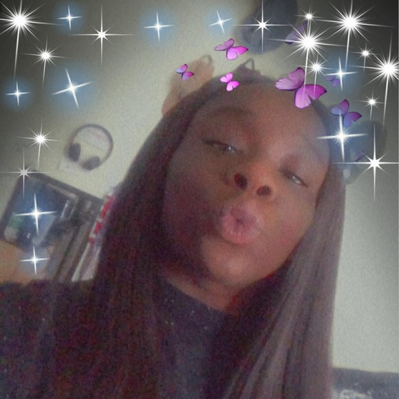 Profile Picture of Karmonika Keeling (@mekak87) on Poshmark
