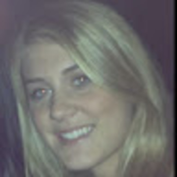 Profile Picture of Olivia Vandenbussche (@ovdb9) on Poshmark