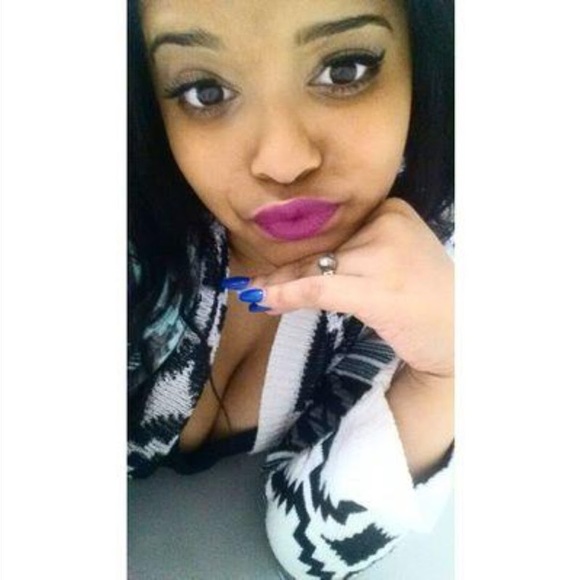Profile Picture of Daneja Branch (@lovedee_) on Poshmark