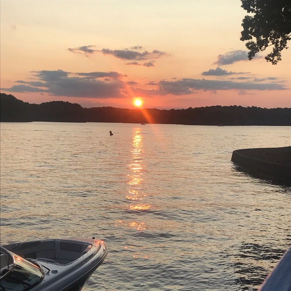 Profile Picture of Jenna Kanipe (@jennakanipe) on Poshmark