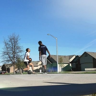 Profile Picture of T'Allyn Smith (@keepyourdribble) on Twitter