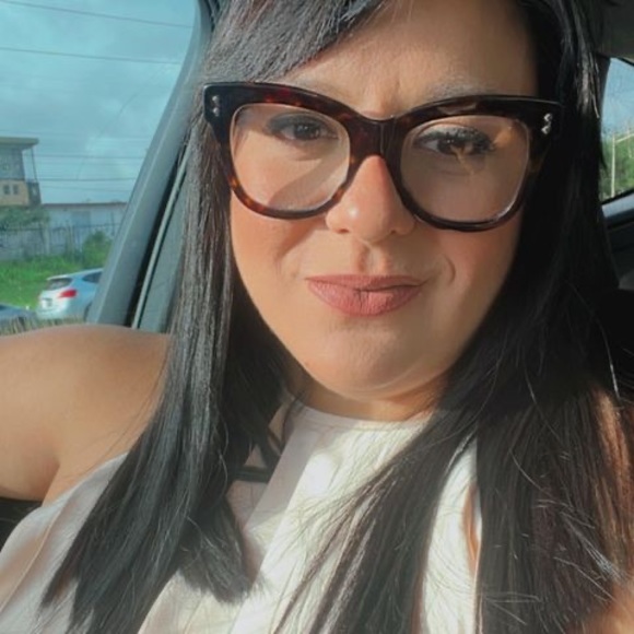 Profile Picture of Maricel Perez (@maricelperez505) on Poshmark