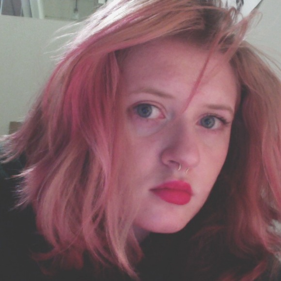 Profile Picture of Chloe Wolfe (@chloethewolfe) on Poshmark