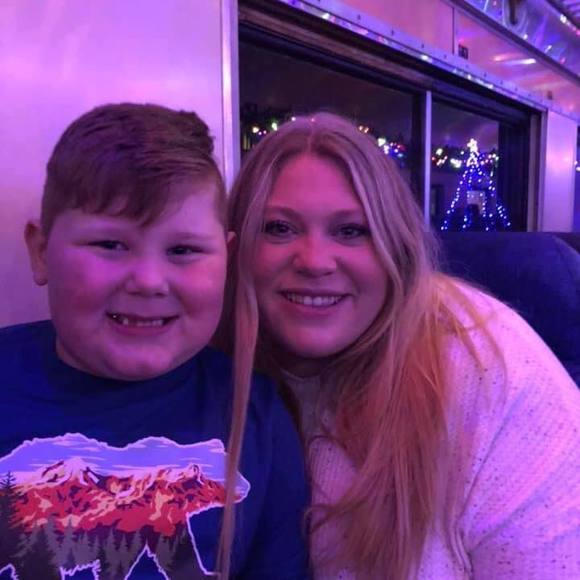 Profile Picture of Megan Hampel (@mhampel0201) on Poshmark