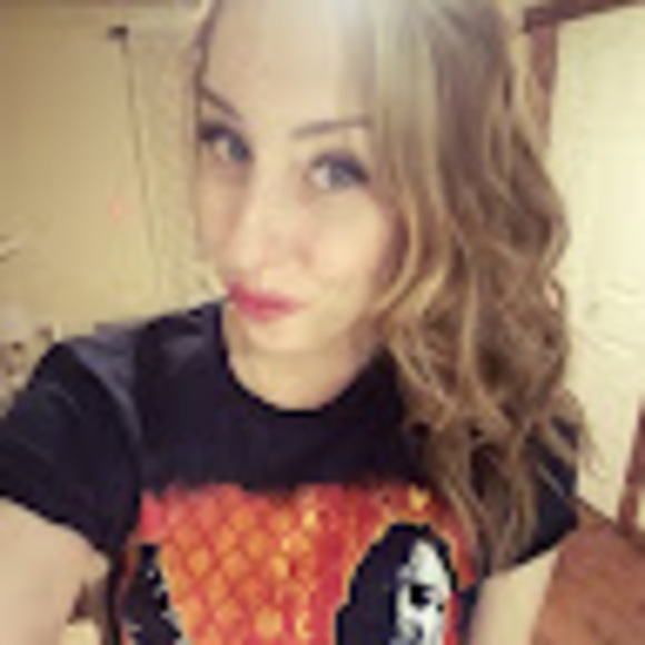 Dana Gurry - Poshmark Profile Picture of Dana Gurry (@sonnysidesale) on Poshmark