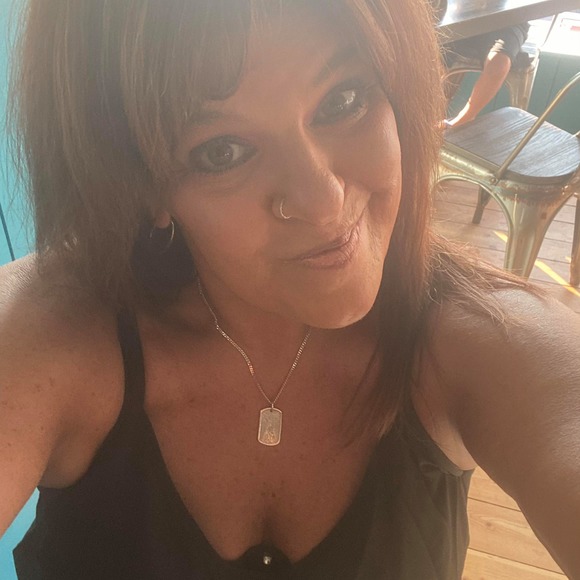 Profile Picture of Karen Stehley (@karenstehley) on Poshmark