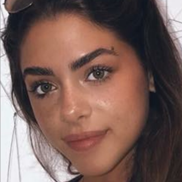 Profile Picture of Nancy Dybash (@nancydybash212) on Poshmark