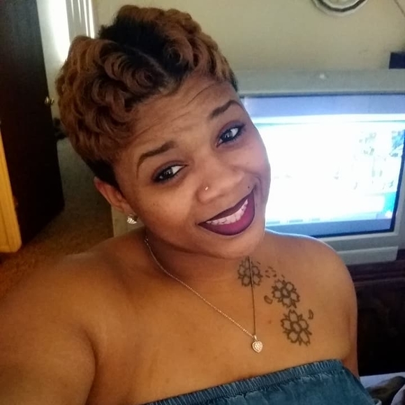 Profile Picture of Marsha Notch (@mhurst25) on Poshmark