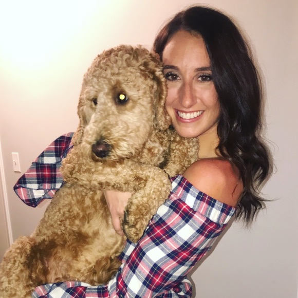 Profile Picture of Brooke Hitchings (@bhitchings10) on Poshmark