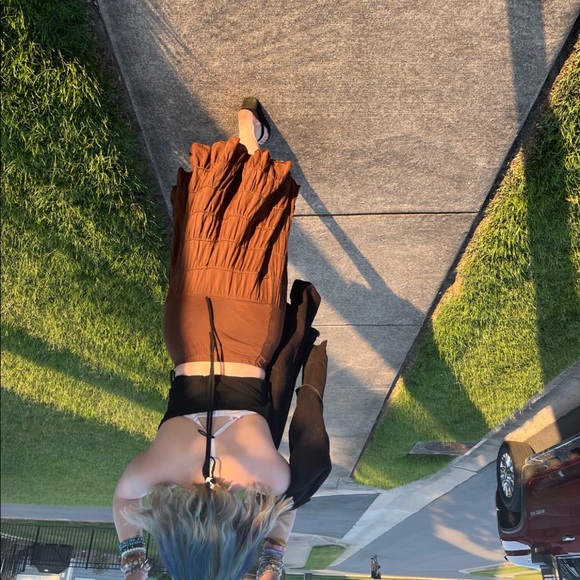 Profile Picture of Sydney Taylor (@sydneytaylor06_) on Poshmark