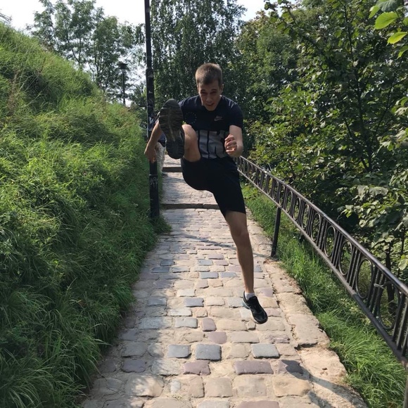 Profile Picture of Artem Kovalenko (@umchere) on Poshmark