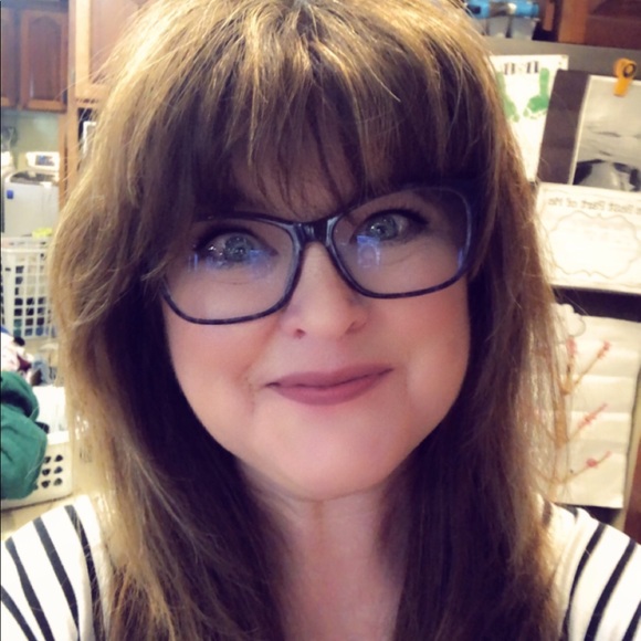 Profile Picture of Mindy Shellenbergar (@m_shellenbergar) on Poshmark