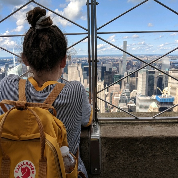 Profile Picture of Summer Daniels (@itssummerd) on Poshmark