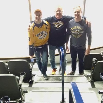 Profile Picture of Pat Donohue (@bornbigred) on Twitter