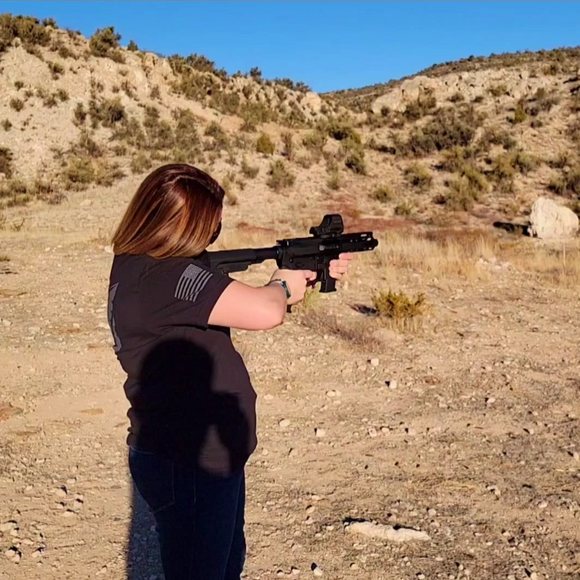 Profile Picture of Amanda Bowling (@heavenlyskycole) on Poshmark