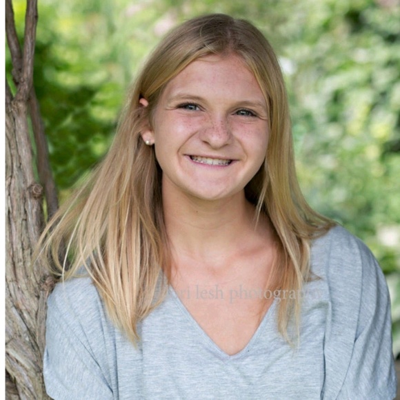 Profile Picture of Kenzie Mikula (@kenzmikula) on Poshmark