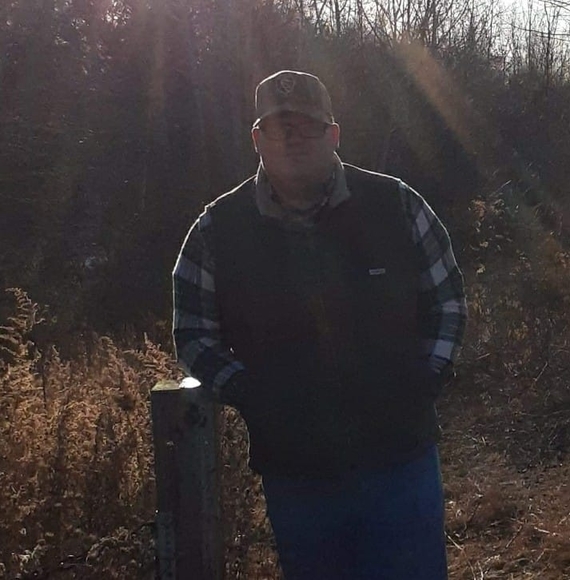 Profile Picture of Joe Frushon (@joefrushon) on Poshmark