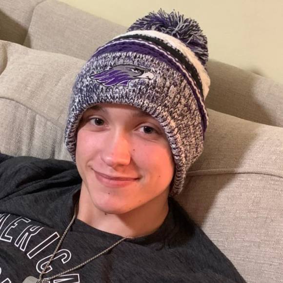 Profile Picture of Dominick Edwards (@dominickedwa154) on Poshmark