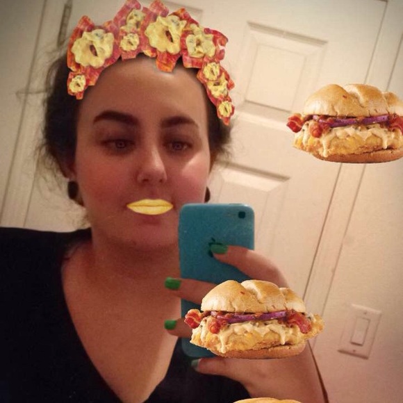 Profile Picture of Alex Apple (@alex8249) on Poshmark