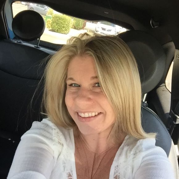 Profile Picture of Leann Quaschnick (@leannquaschnick) on Poshmark