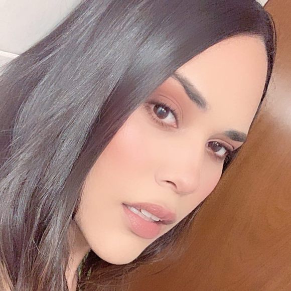 Ariana Chaviel - Poshmark Profile Picture of Ariana Chaviel (@arianachaviel) on Poshmark