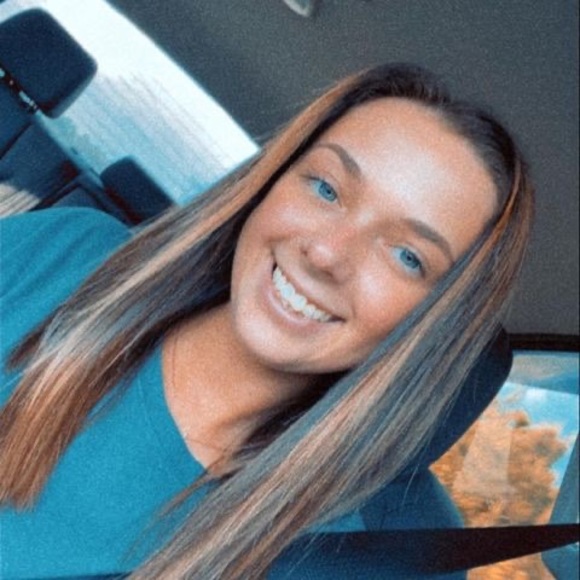 Profile Picture of Kristin Kynerd (@kbkynerd) on Poshmark