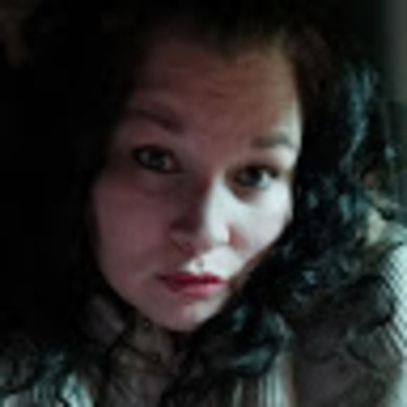 Profile Picture of Terri Wickham (@twickham91) on Poshmark