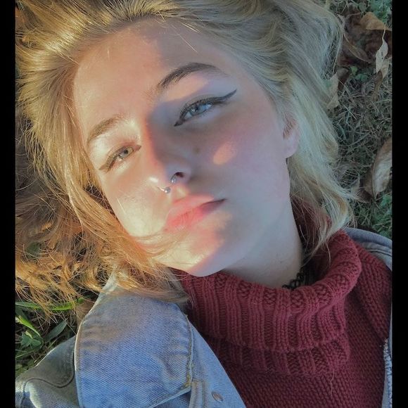 Profile Picture of Savanna Randels (@savanna_1463) on Poshmark