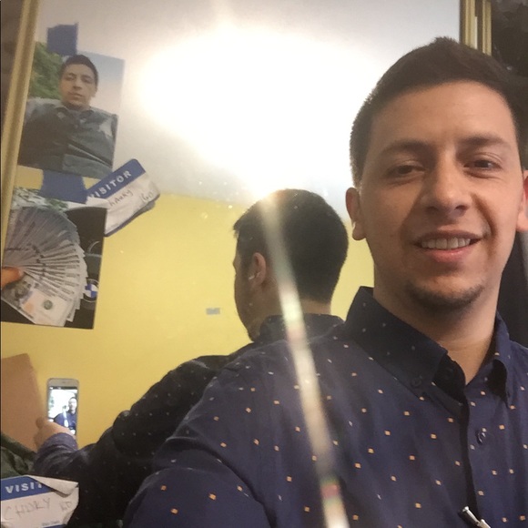 Profile Picture of Franklin Idrovo (@franklinidrovo) on Poshmark