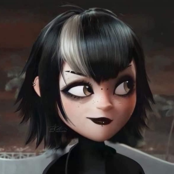 Profile Picture of Kate Vaughan (@katharinerv) on Poshmark