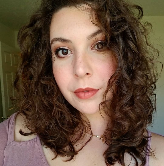 Profile Picture of Avery Fouts (@averyfouts) on Poshmark