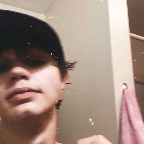 Profile Picture of Tony Pellicano (@tony_pellicano) on Poshmark