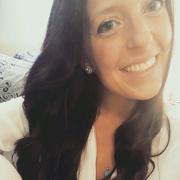 Profile Picture of Korie Wessels (@korielynn06) on Poshmark