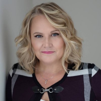 Profile Picture of Vicky Bennett (@homewithvicky) on Twitter