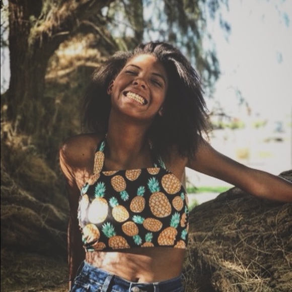 Profile Picture of Elizabeth Slavinsky (@itslizzie_14) on Poshmark