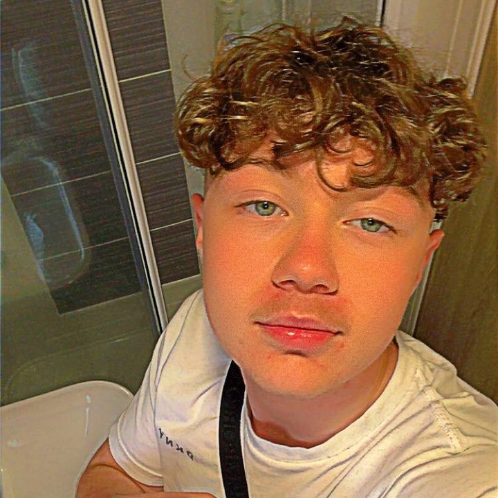 Profile Picture of matthew (@mcrmatthew_) on Tiktok