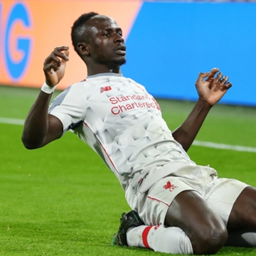 Profile Picture of Kerry Burrows-Owen (@SuperMane1970) on Twitter