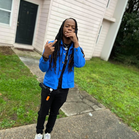 Profile Picture of Edarious Smith (@edarious) on Poshmark