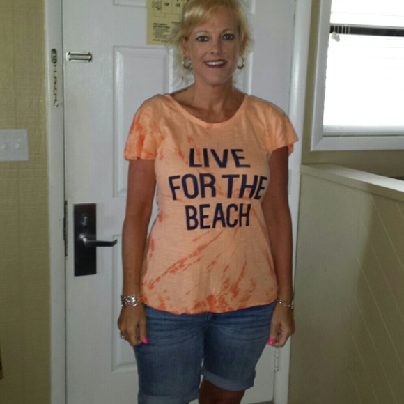 Profile Picture of Roxanne Barrow (@roxannebarrow) on Poshmark