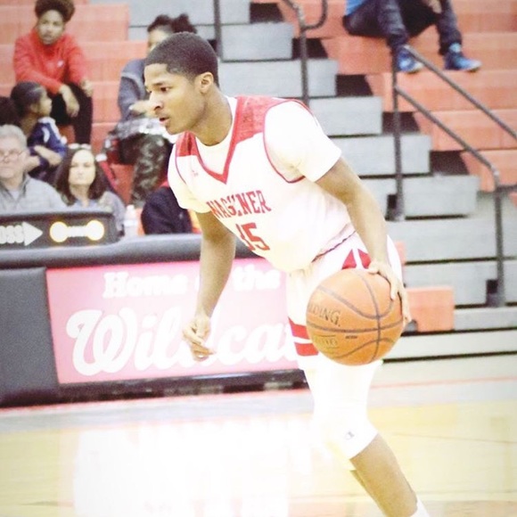 Profile Picture of Bruce Fields (@bruce080) on Poshmark