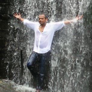 Profile Picture of Avik Chatterjee (@peace_Avik) on Twitter